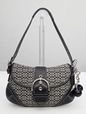 EXCELLENT VINTAGE COACH Y2K MINI SIGNATURE SOHO BUCKLE FLAP SHOULDER BAG 6818